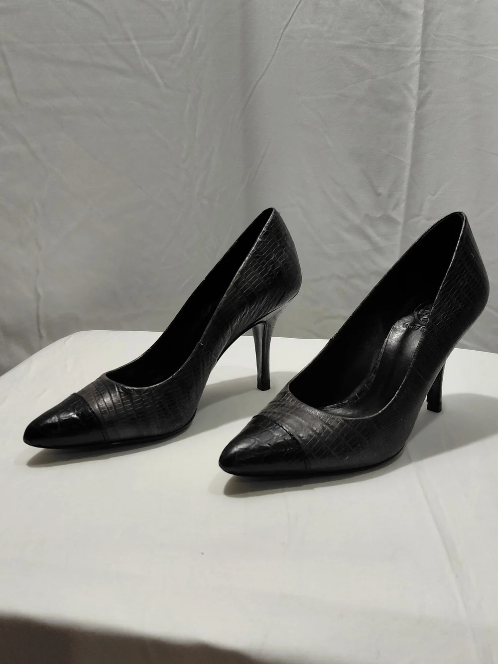 Tory Burch Gray Lyla Reptile Print Pump Black Cap Size 5M